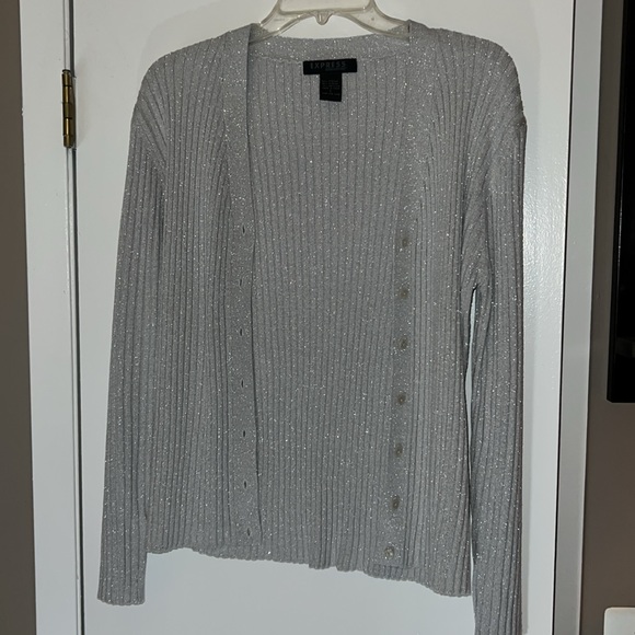 🛍 2/$15 Express Sweater - Picture 2 of 5